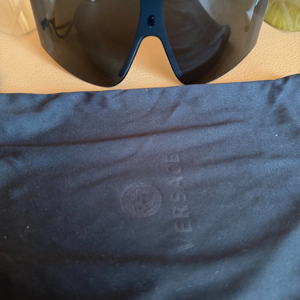 Versace Sheild White Oversized Sunglasses 4393 Interchangeable - Picture 4 of 9
